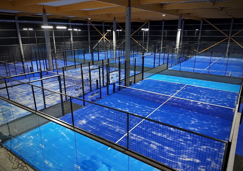 Terrains de padel du club Planet Padel Ans